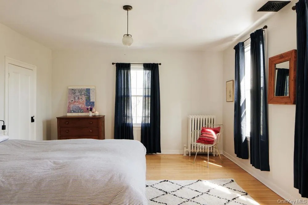 71 Starbarrack Road Red Hook, NY 12571