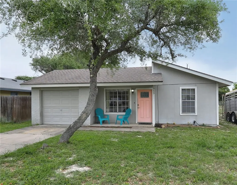959 S 9th Street Aransas Pass, TX 78336