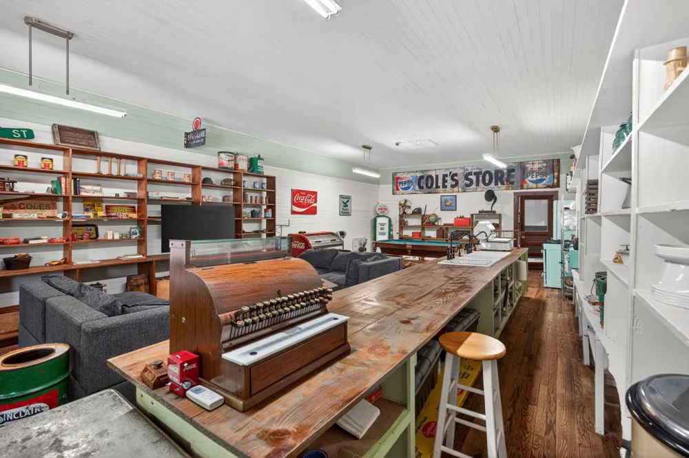 11710 Nashville Hwy Baxter, TN 38544