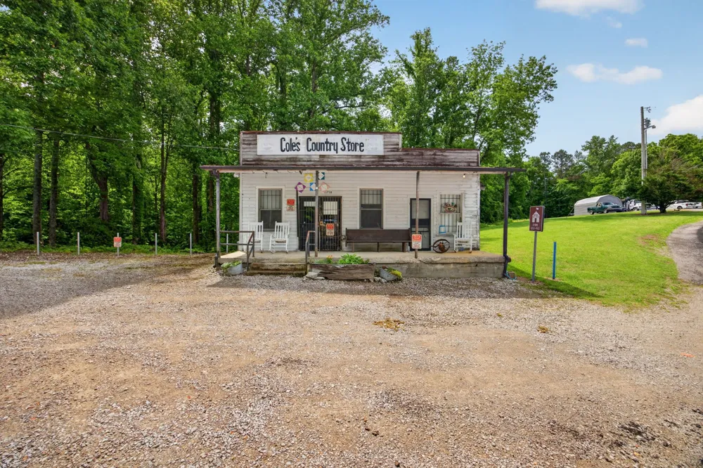 11710 Nashville Hwy Baxter, TN 38544