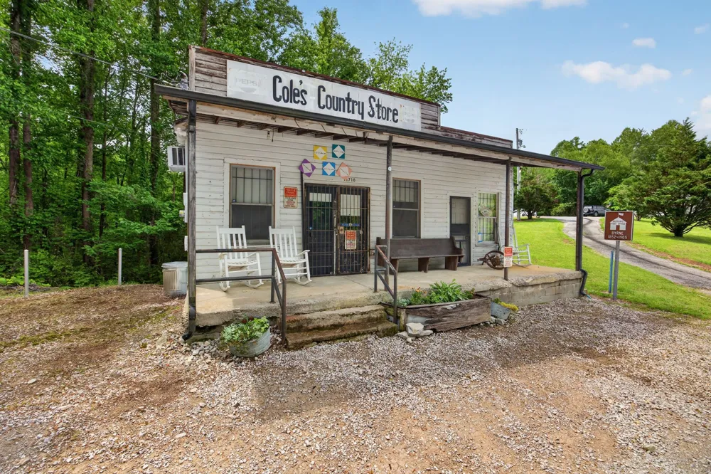 11710 Nashville Hwy Baxter, TN 38544