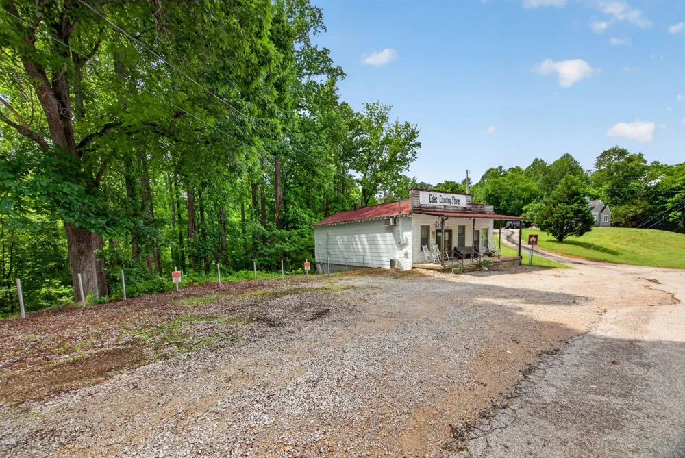 11710 Nashville Hwy Baxter, TN 38544