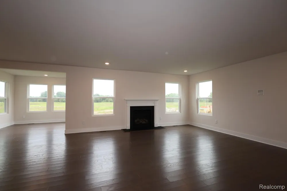 647 Harvest Way Chelsea City, MI 48118