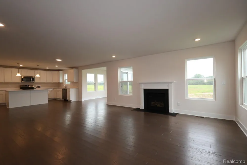 647 Harvest Way Chelsea City, MI 48118