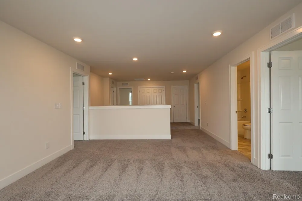 647 Harvest Way Chelsea City, MI 48118