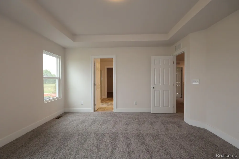 647 Harvest Way Chelsea City, MI 48118