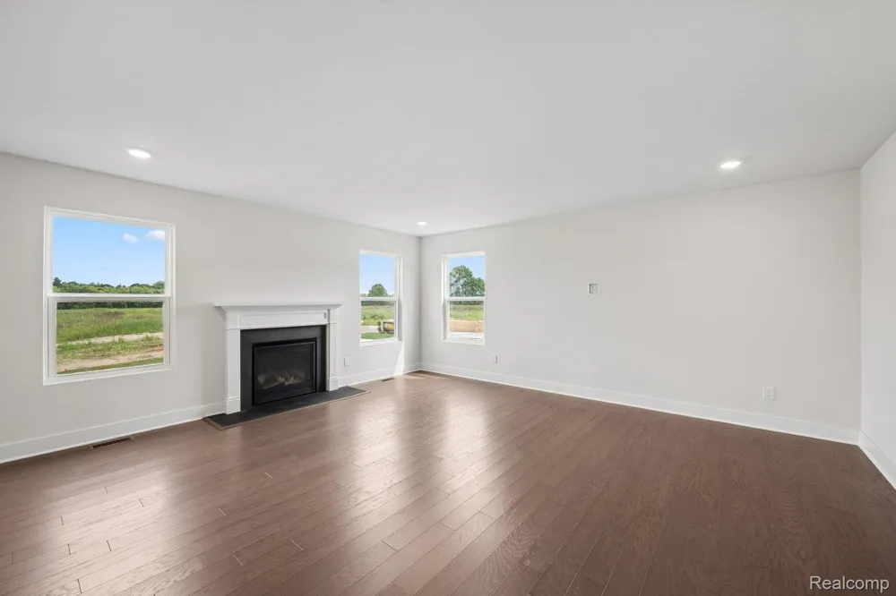 647 Harvest Way Chelsea City, MI 48118