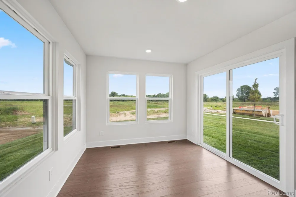 647 Harvest Way Chelsea City, MI 48118