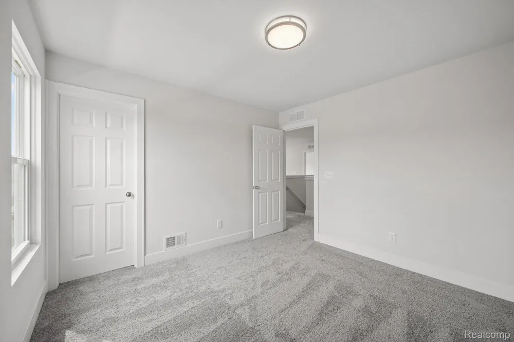 647 Harvest Way Chelsea City, MI 48118