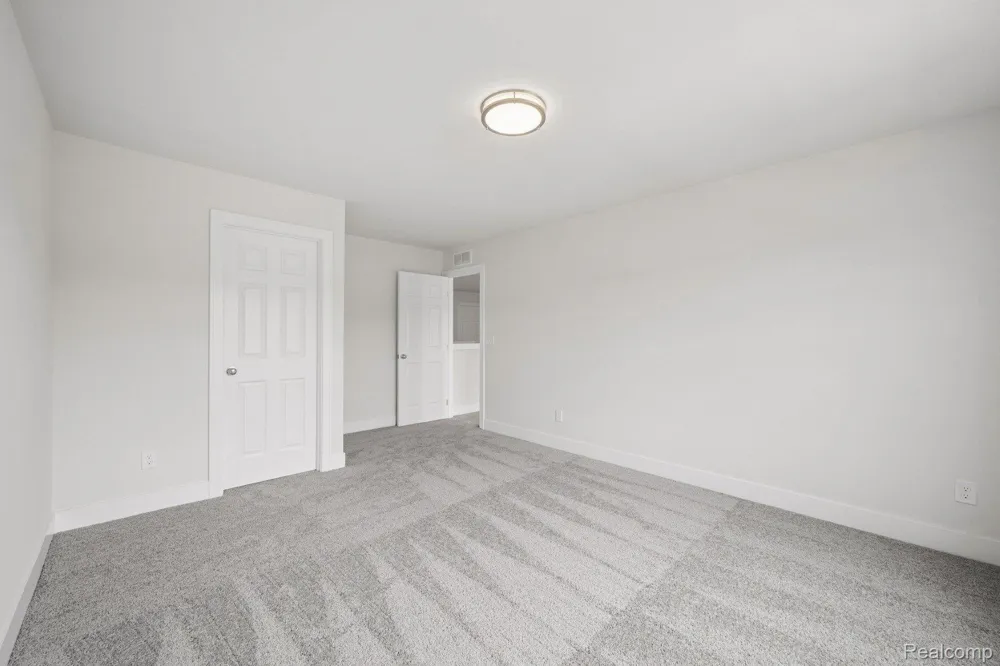 647 Harvest Way Chelsea City, MI 48118