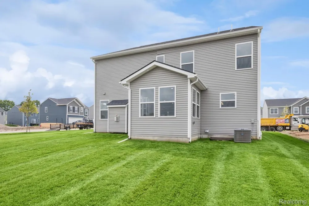 647 Harvest Way Chelsea City, MI 48118