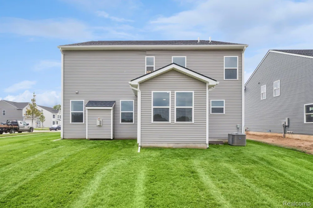 647 Harvest Way Chelsea City, MI 48118