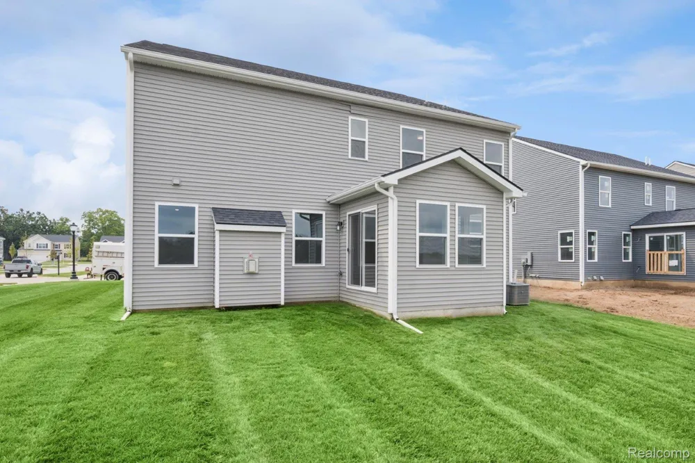 647 Harvest Way Chelsea City, MI 48118