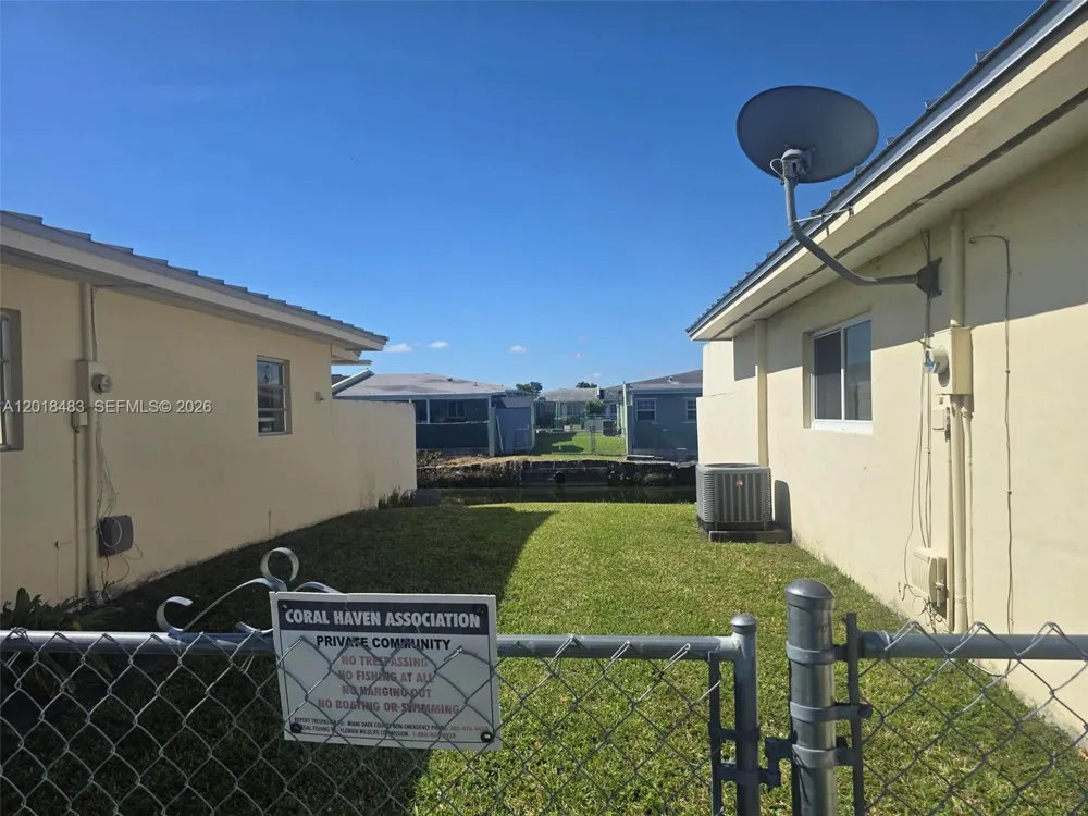 10106 SW 20th St Miami, FL 33165