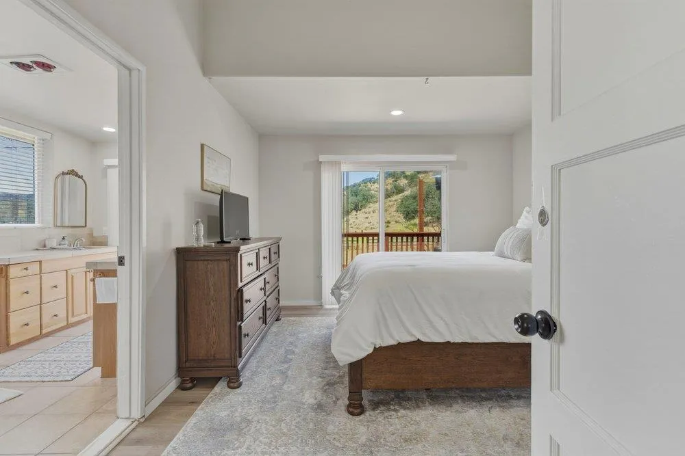 31341 Airline Highway Paicines, CA 95043