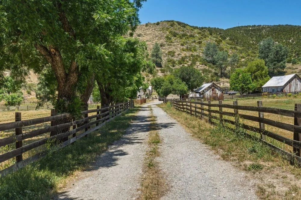 31341 Airline Highway Paicines, CA 95043