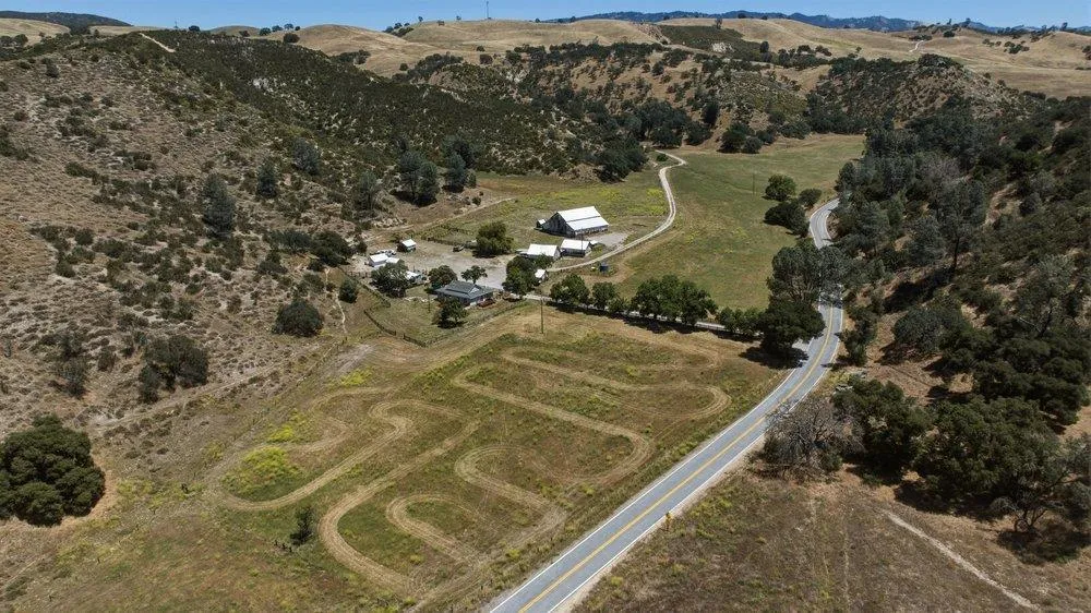31341 Airline Highway Paicines, CA 95043