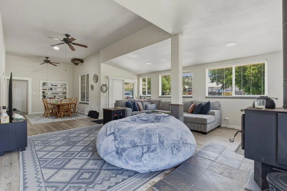 31341 Airline Highway Paicines, CA 95043