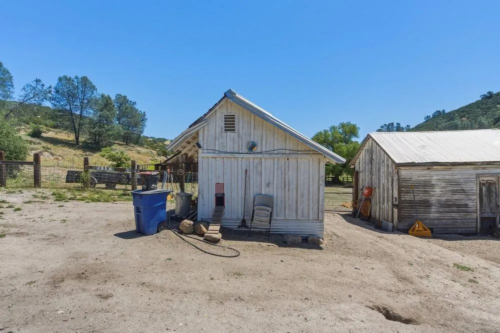 31341 Airline Highway Paicines, CA 95043