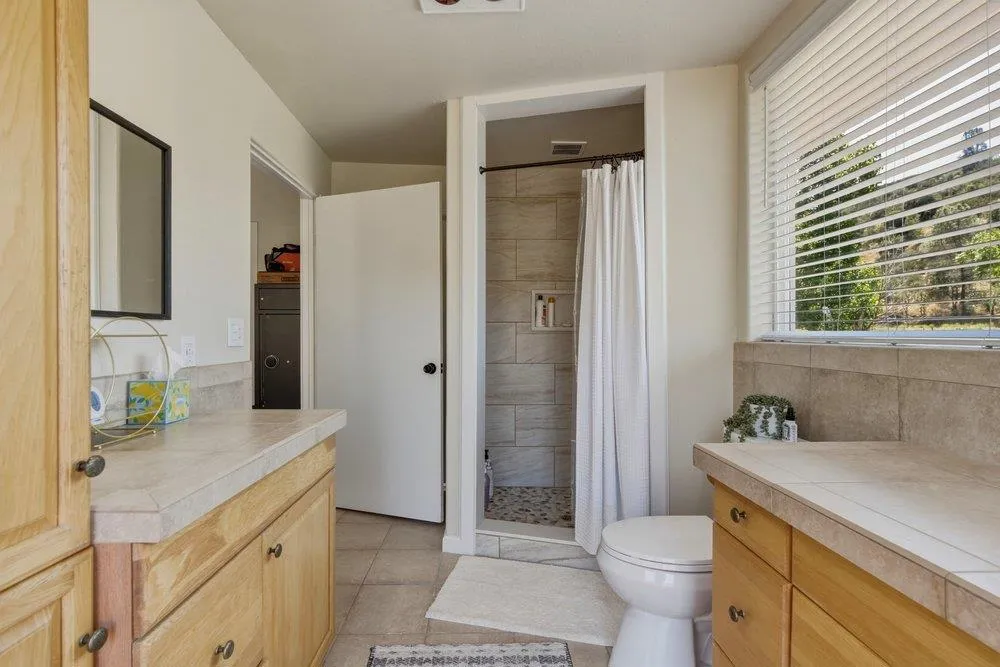 31341 Airline Highway Paicines, CA 95043