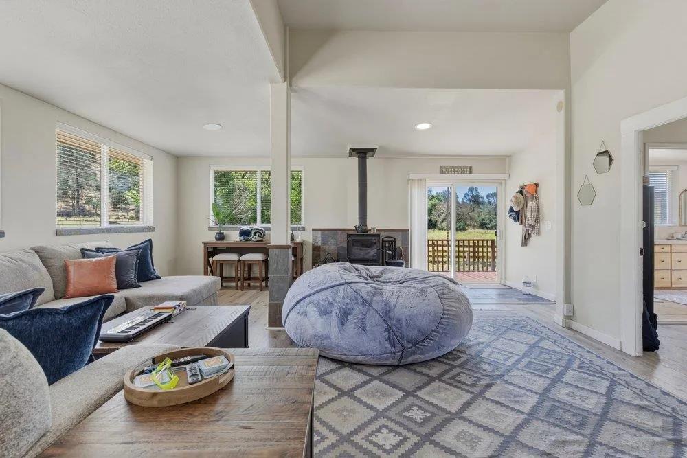 31341 Airline Highway Paicines, CA 95043