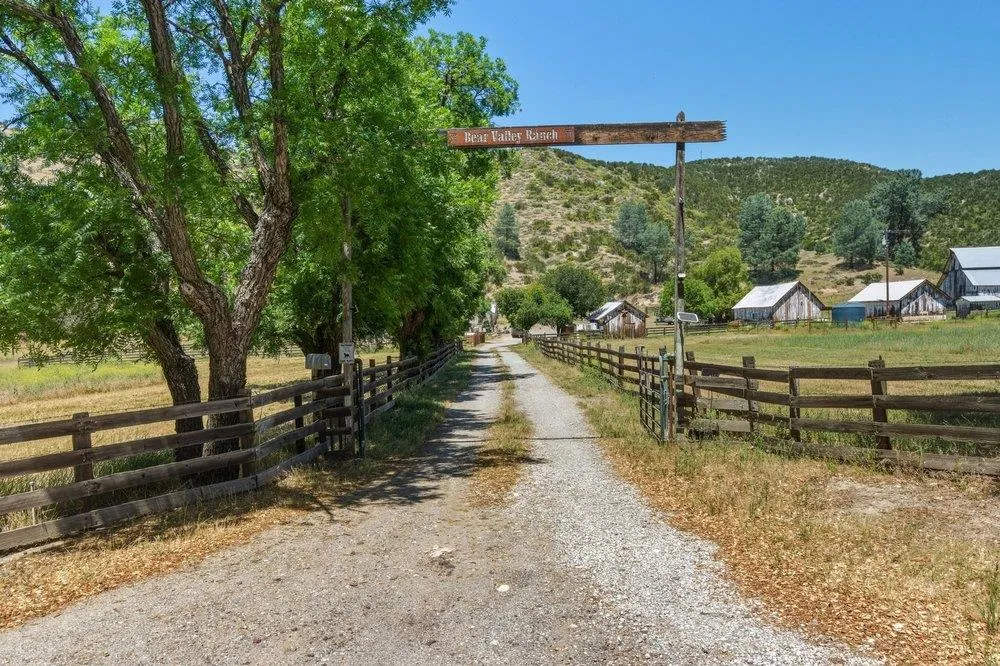 31341 Airline Highway Paicines, CA 95043