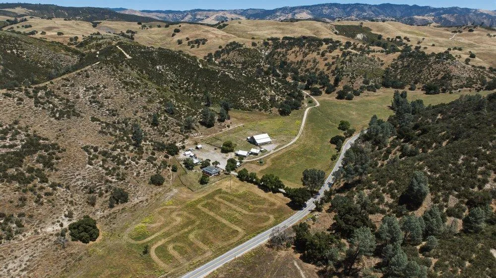 31341 Airline Highway Paicines, CA 95043