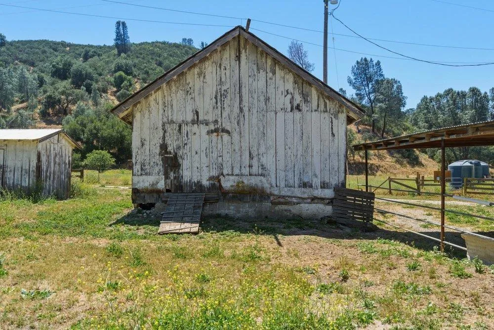 31341 Airline Highway Paicines, CA 95043