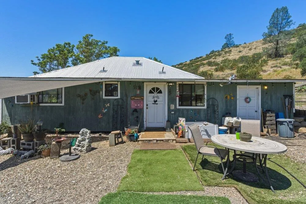 31341 Airline Highway Paicines, CA 95043