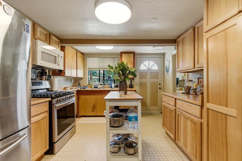 31341 Airline Highway Paicines, CA 95043