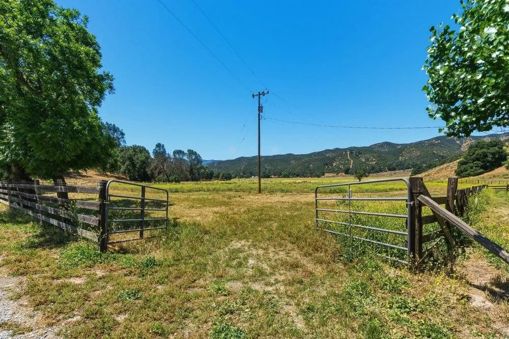 31341 Airline Highway Paicines, CA 95043