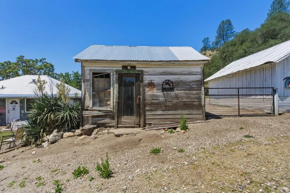 31341 Airline Highway Paicines, CA 95043