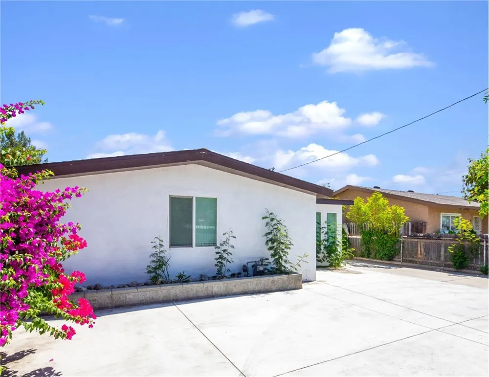 8247 9th Rancho Cucamonga, CA 91730