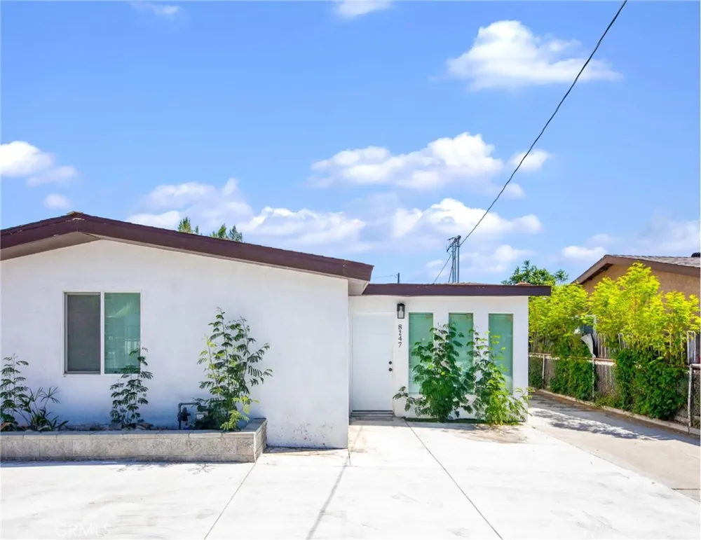 8247 9th Rancho Cucamonga, CA 91730