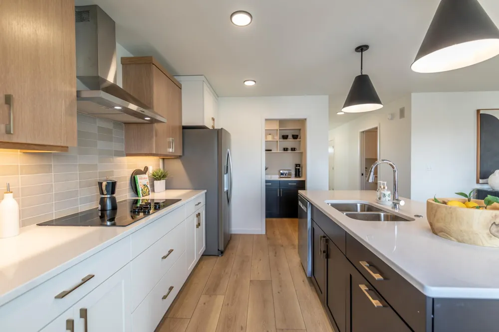 6841 Sunrise Pt Horace, ND 58047