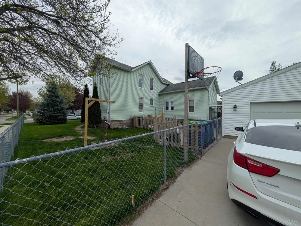 800 S Warner Street Bay City City, MI 48706