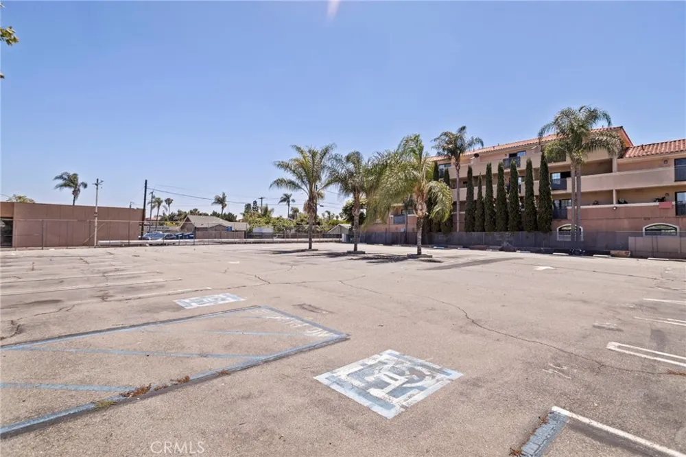 202 E 17th Santa Ana, CA 92706