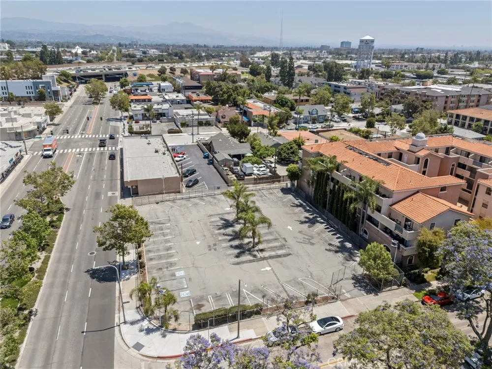 202 E 17th Santa Ana, CA 92706
