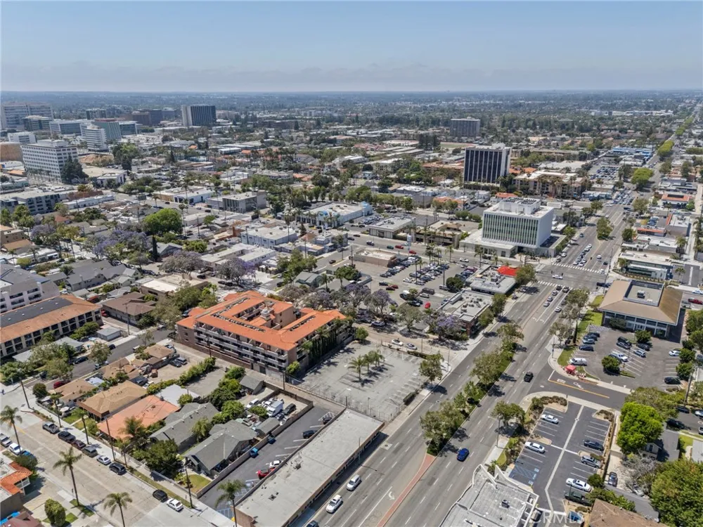 202 E 17th Santa Ana, CA 92706