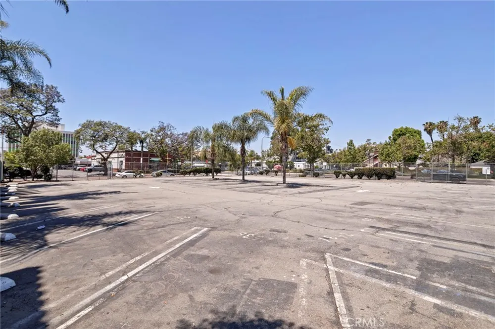 202 E 17th Santa Ana, CA 92706