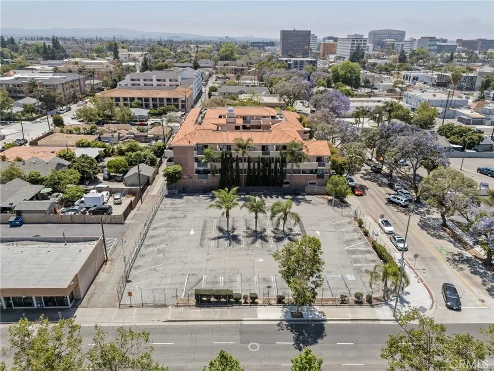 202 E 17th Santa Ana, CA 92706