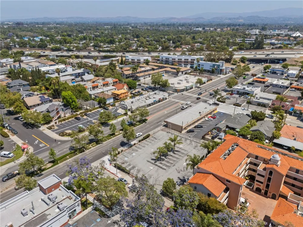 202 E 17th Santa Ana, CA 92706