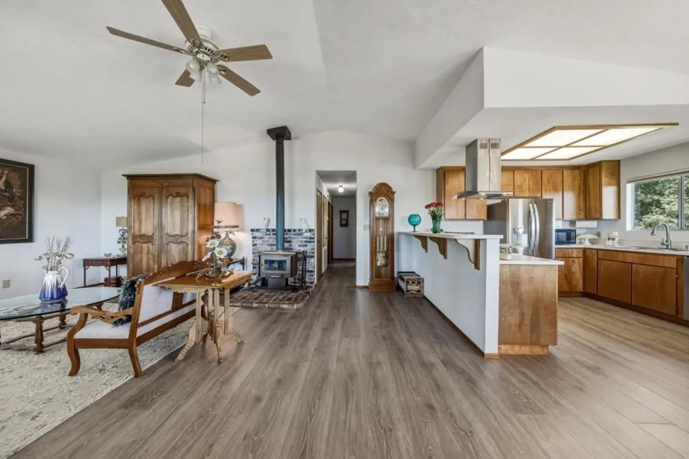 3401 Riviera West Drive Kelseyville, CA 95451