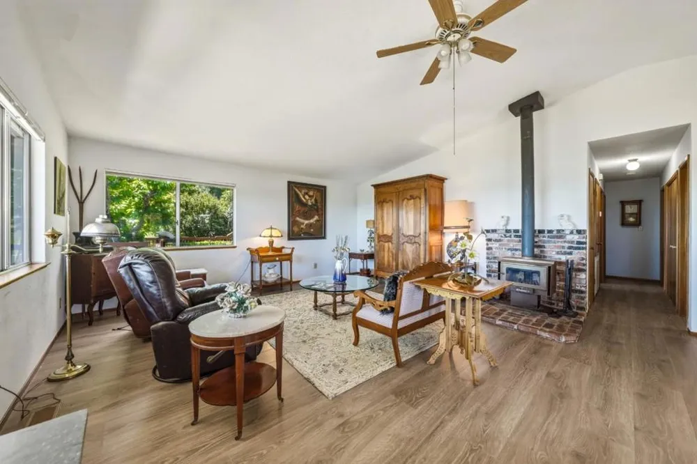 3401 Riviera West Drive Kelseyville, CA 95451