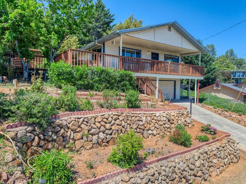 3401 Riviera West Drive Kelseyville, CA 95451
