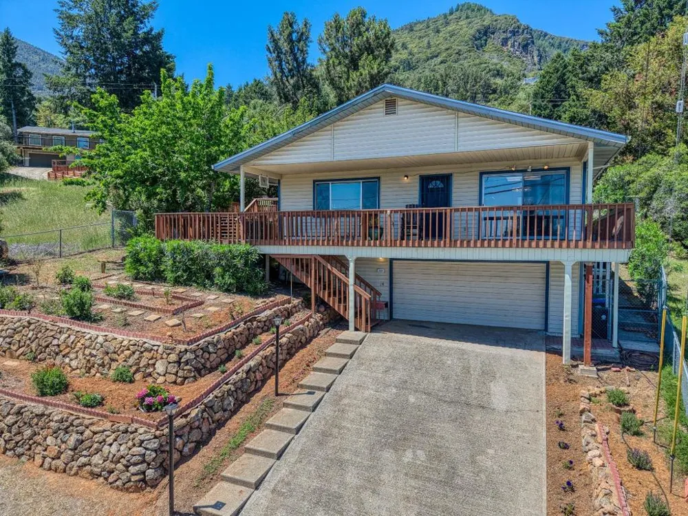 3401 Riviera West Drive Kelseyville, CA 95451