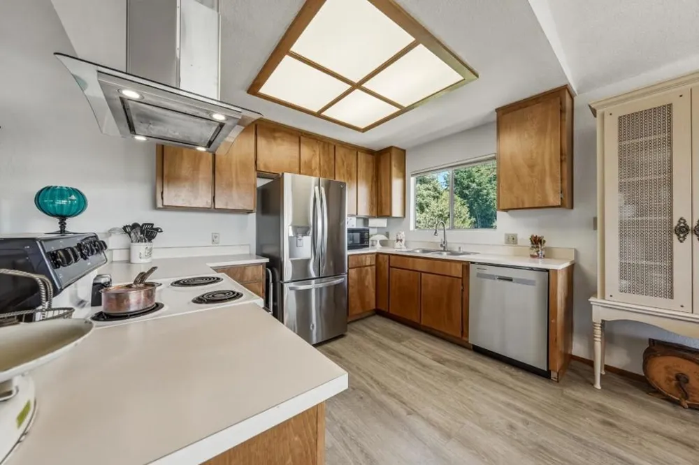 3401 Riviera West Drive Kelseyville, CA 95451