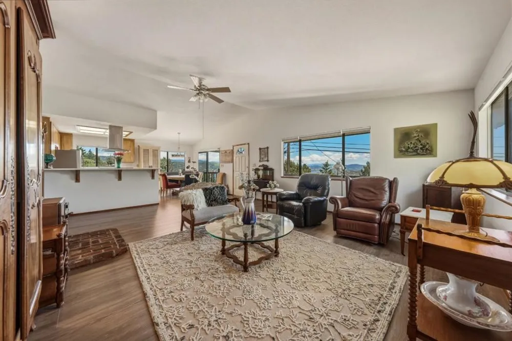 3401 Riviera West Drive Kelseyville, CA 95451