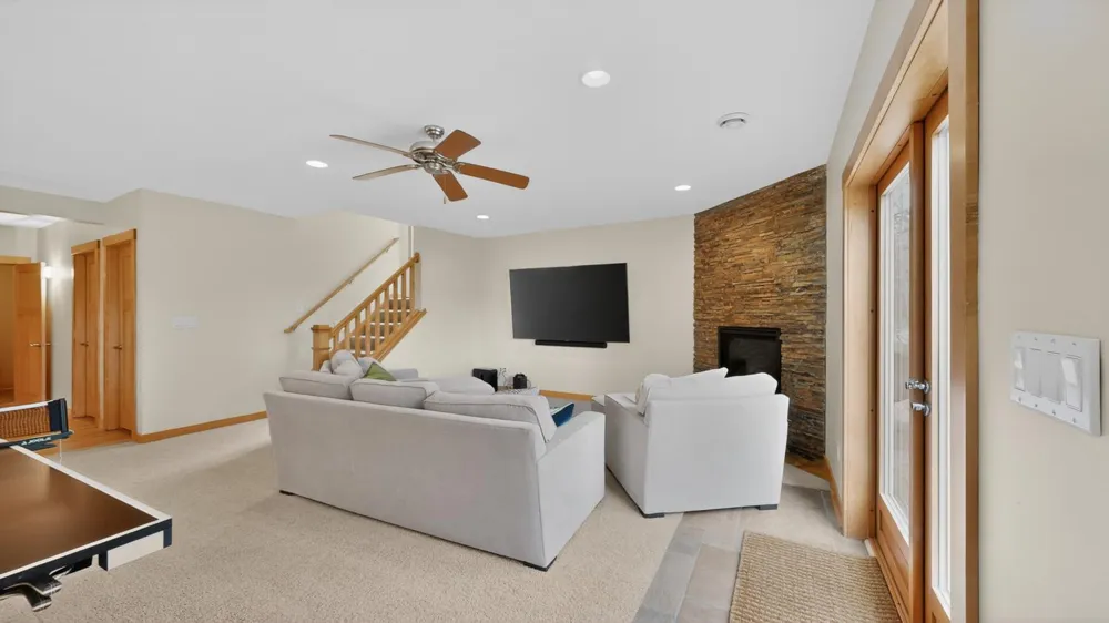 955 Cedar Point Lane SE Oronoco, MN 55960