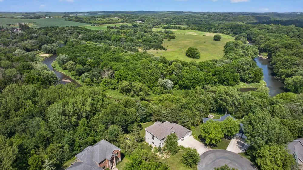 955 Cedar Point Lane SE Oronoco, MN 55960